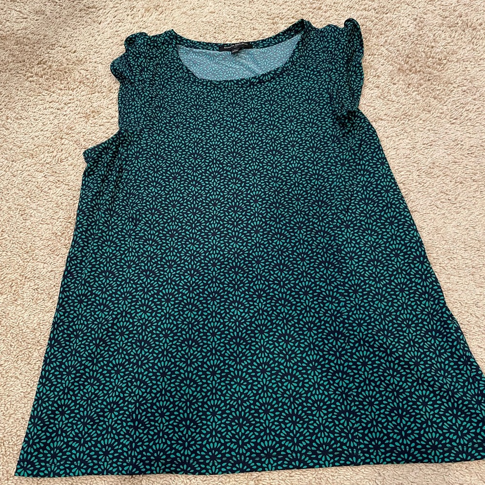 Banana Republic ruffle sleeve top